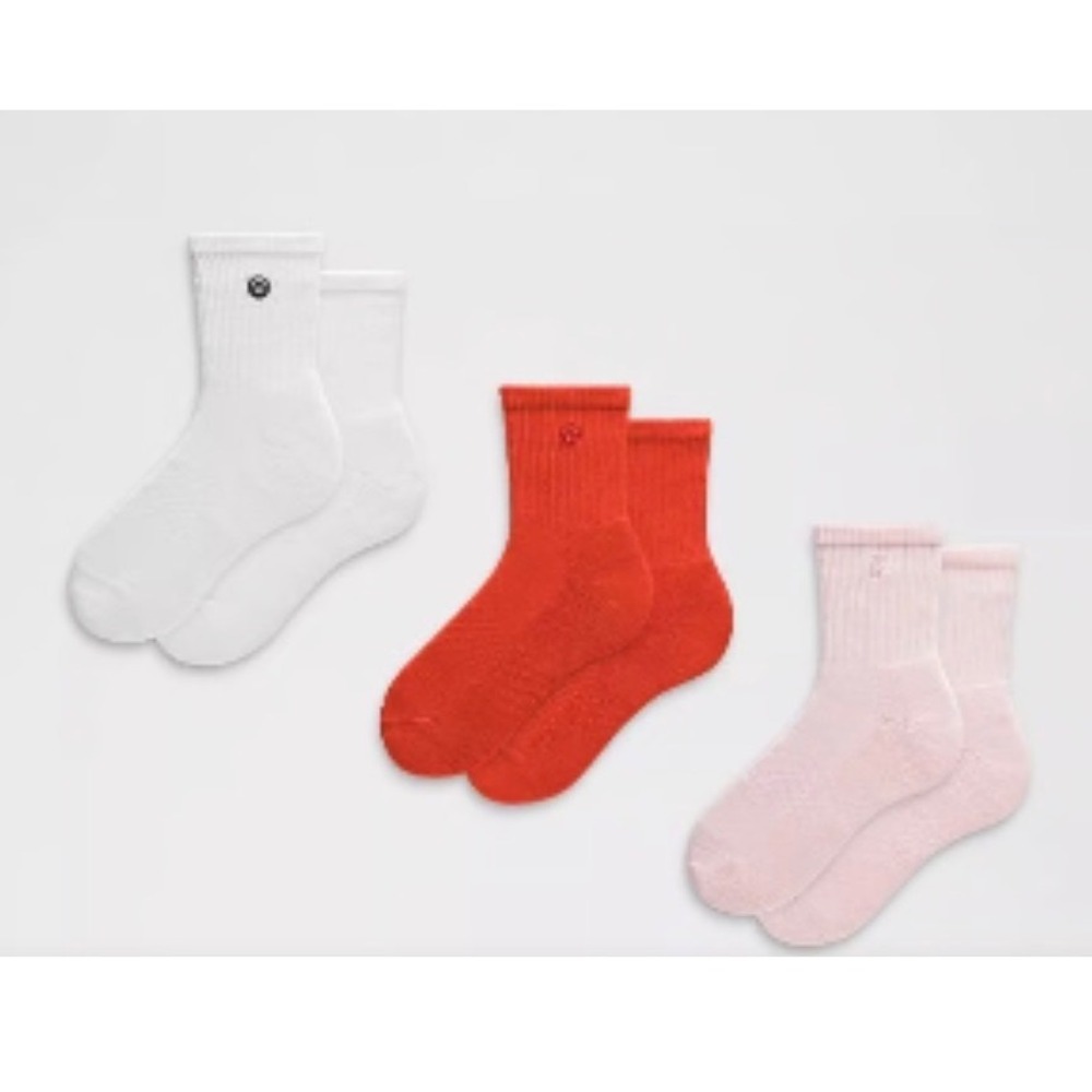 Lululemon NWT Daily Essentials 3 Pack Unisex XL Red Pink White Quarter Length